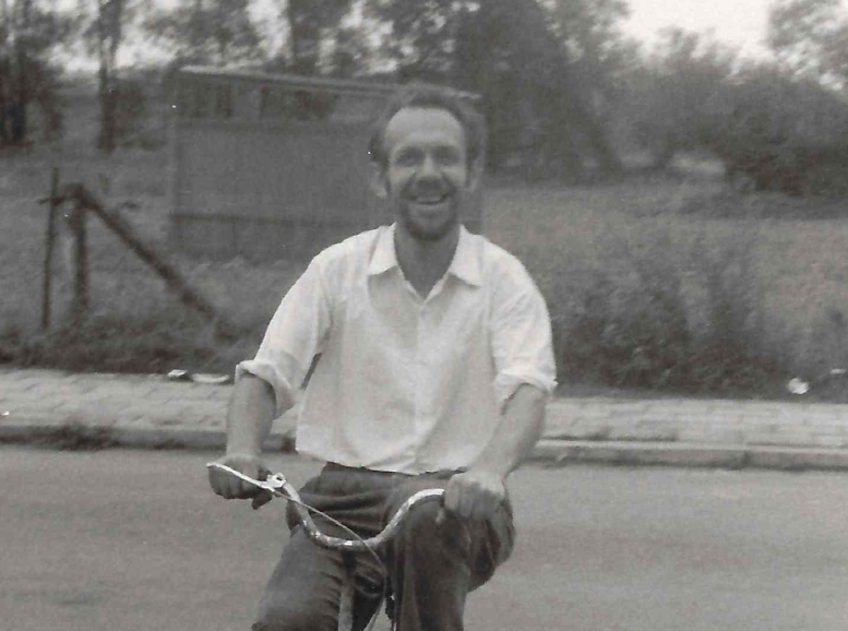 1242-1613068980-BLOG+-+Luc+Versteylen+alleen+met+de+fiets+