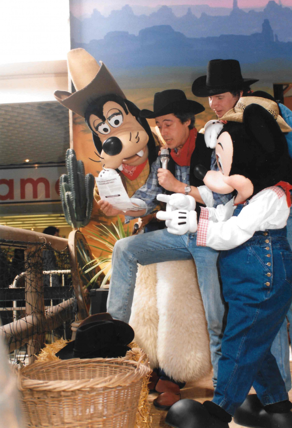29271-1626628562-Website+Cubro+-+Animatie+Disneyworld+Mickey+en+Goofey+