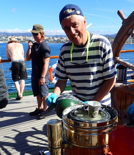 30610-1570900010-BLOG+-+Tall+Ships+Harry+dek+koper+poetsend++2+pet+achteruit+