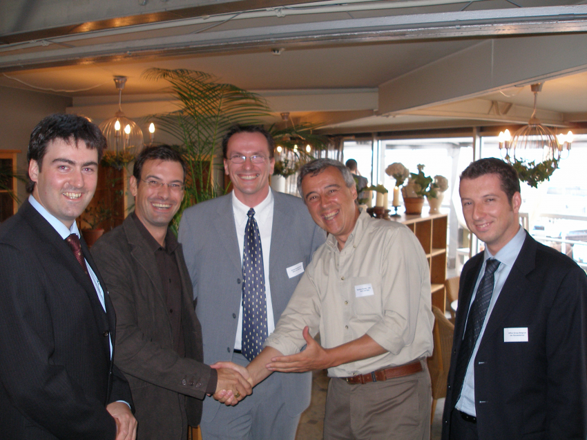 3508-1538569704-BLOG+-+Communicatie+Netwerken+handdruk+