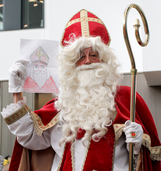 3516-1567773306-Animatie+-+Sinterklaas+Mercedes+Met+tekening