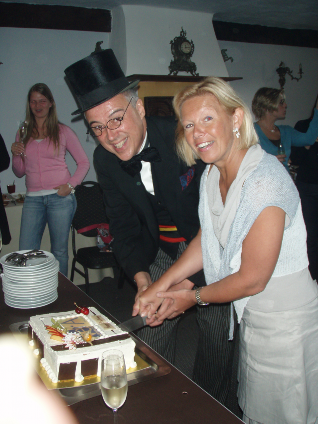 3517-1516474928-Animatie+-+Burgemeester+Interim+Diest+Met+baas+taart+aansnijden