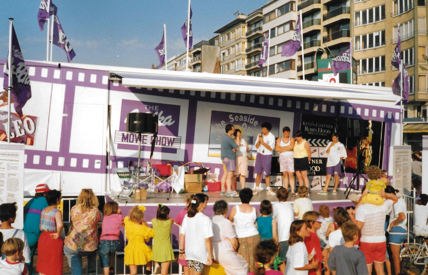 3517-1626627388-BLOG+-+Kustacties+HvH+oppodium+Milka+Movie+Show+