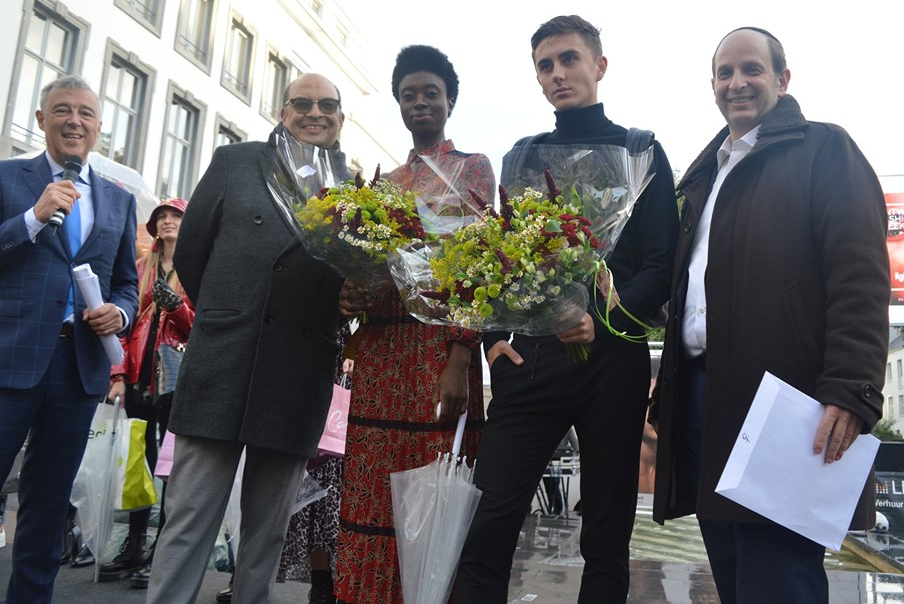 716-1611774370-FaceBook+-+05&06-10-19+Antwerp+fashion+prijsuitreiking+nieuw+koppel+voor+Affiche+lente+2020+
