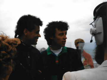 743-1542396440-BLOG+-+Scan+Jean+Bosco+samen+op+foto+strand+ed+
