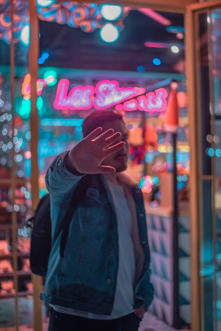 779-1547754325-BLOG+-+KWC+FOTO+Je+moeder+man+afwijzend+UNSPLASH+