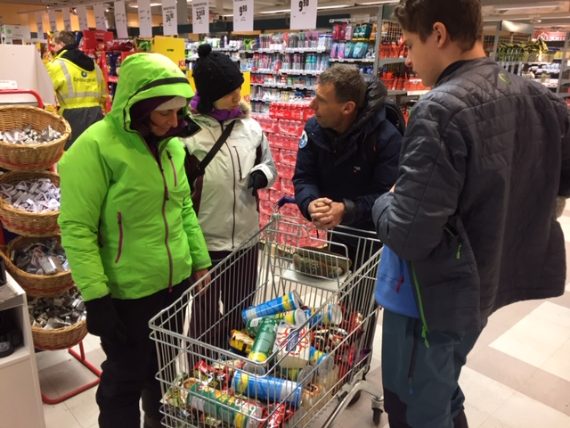 824-1555089881-Spits+In+supermarkt+