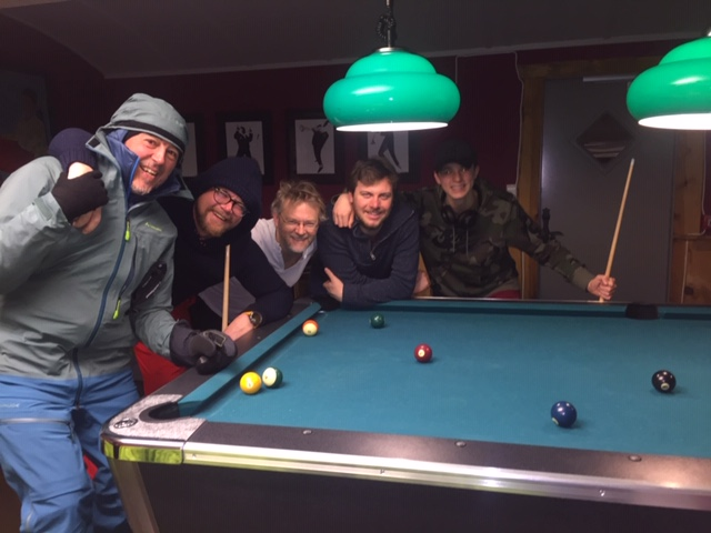 839-1559326287-Spits+-+aan+biljarttafel