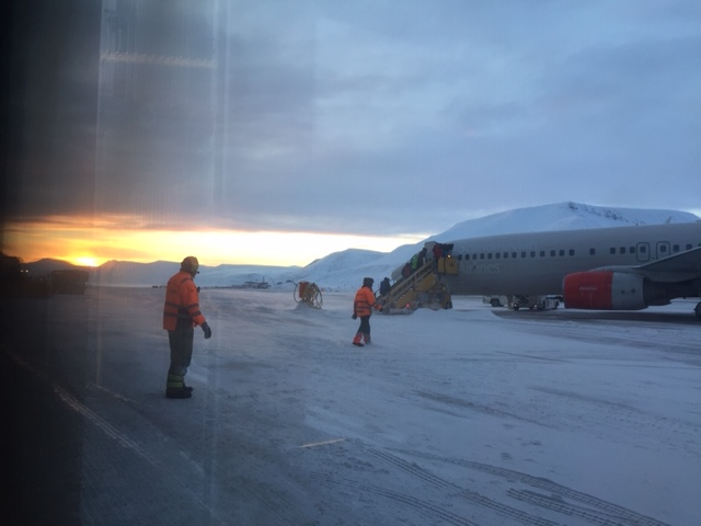 839-1559384754-Spits+-+luchthaven+zonsopgang+bij+vertrek+